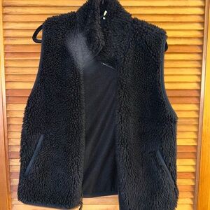 Aritzia Black Fleece Vest